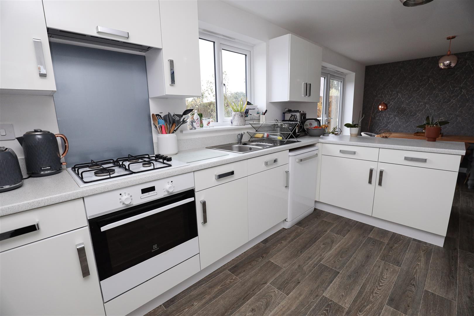 6 Plasnewydd Walk, Llantwit Major, Vale of Glamorgan, CF61 2YW